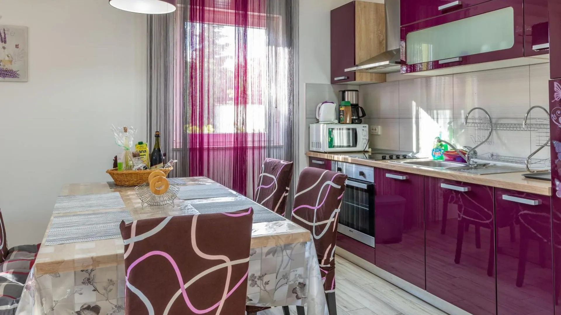 Villa Roža, a beautiful villa with pool close to the beach Krmed